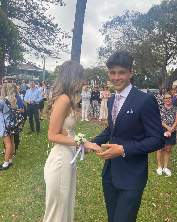 Classic graduation dresses online