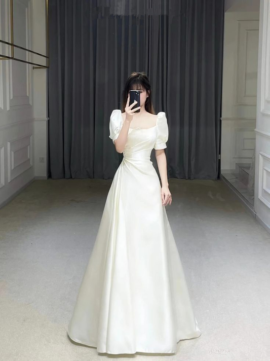 Retro Style White Satin Wedding Dress Y4781