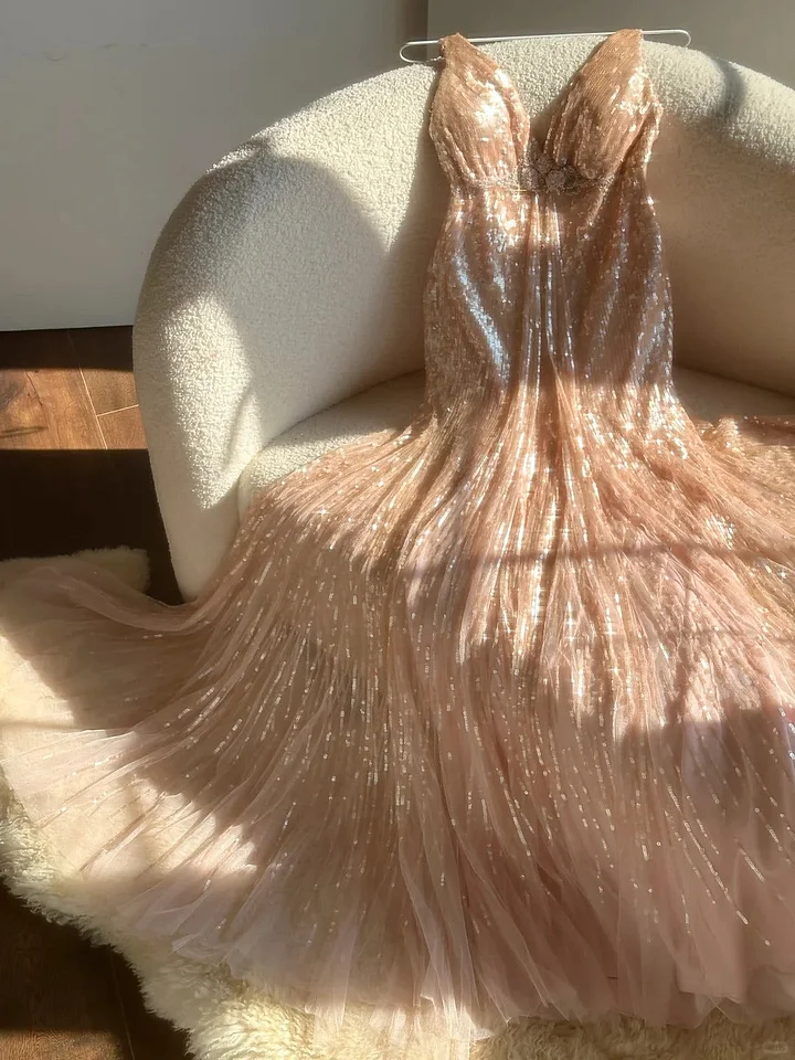 Sparkly Spaghetti Straps Pink V Neck Exquisite Beaded Sequin Long Evening Gown Party Dress Y9796