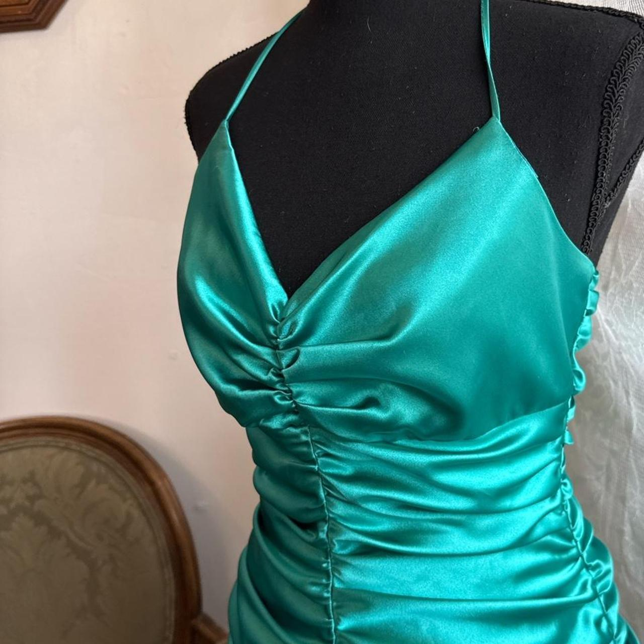 Vintage Green Halter V Neck Satin Pleated 7th Grade Homecoming Dress Short Cocktail Dress Y9121