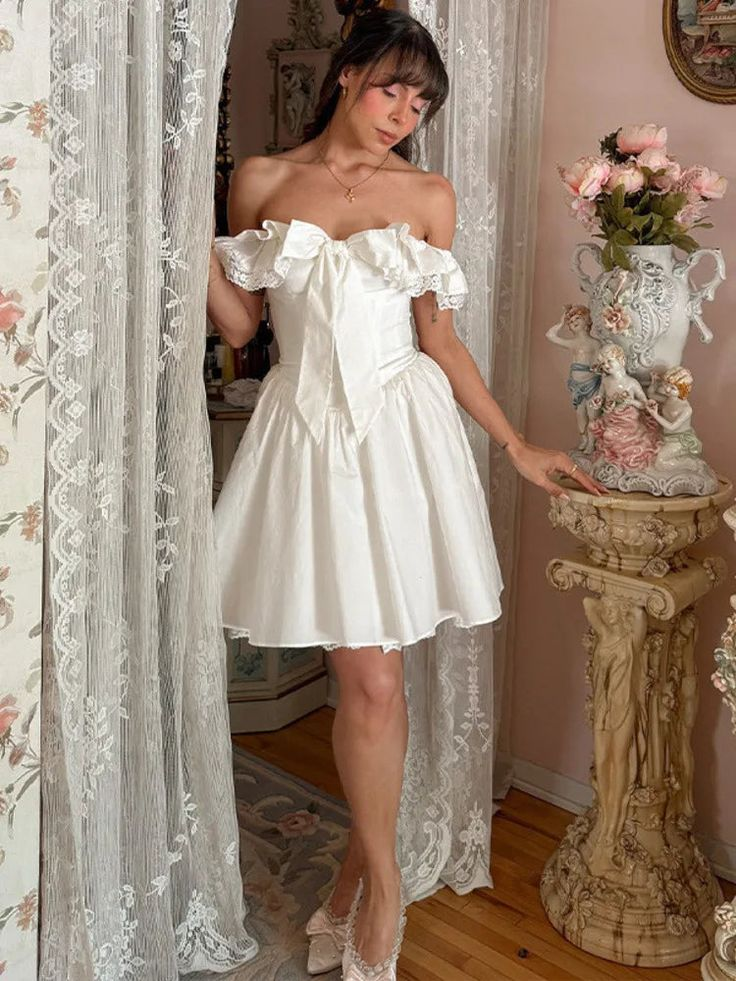Off-Shoulder Backless Sexy Mini Dress Fashion White Strapless High Waist Lace Homecoming Dress Birthday Outfits Y8867