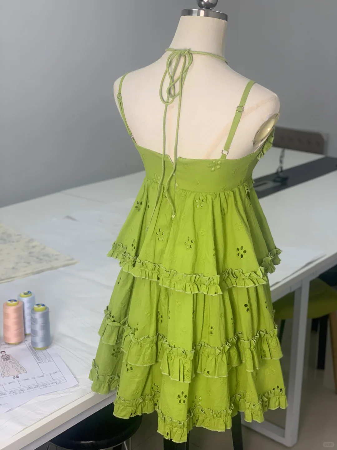 Chic Green Spaghetti Strap V Neck Layered Short Cocktail Dress Formal Homecoming Dress Y9156