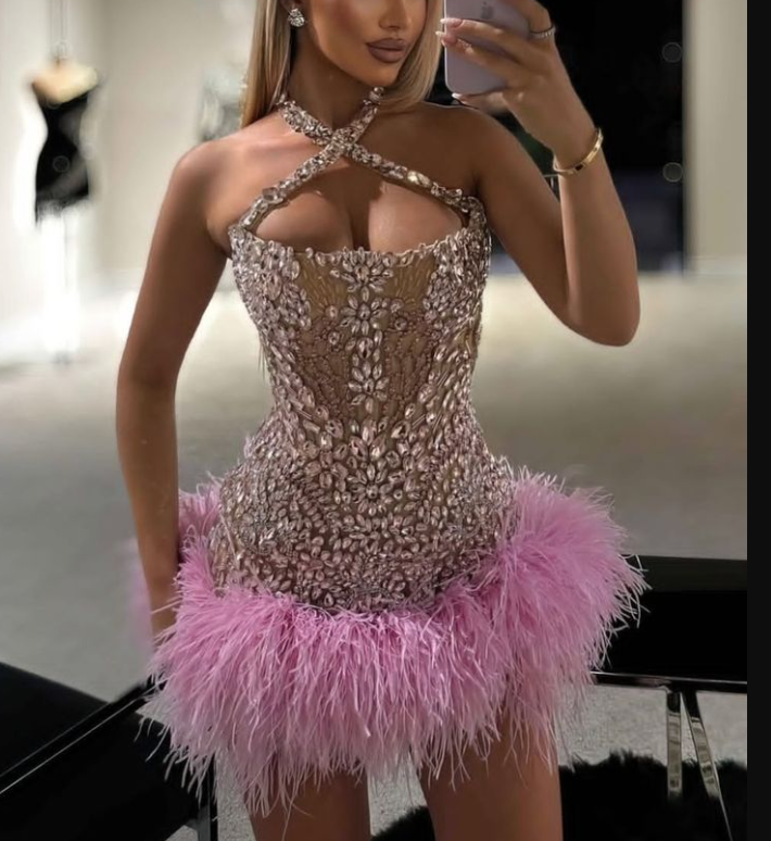 Luxurious Pink Halter Sheath Beaded Short Homecoming Dress Cocktail Dress With Feathers Y9085