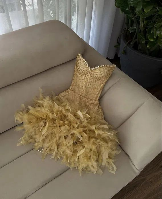 Stylish Yellow Strapless Sequin Beaded Feathers Sheath Cocktail Dress Short Formal Homecoming Dress Y9095