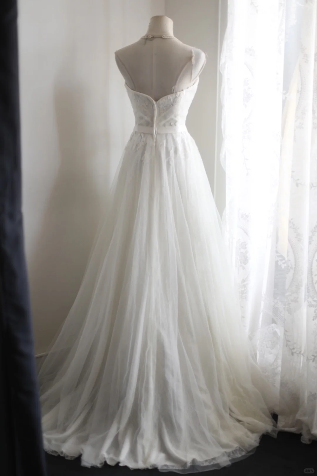 Charming White Strapless Tulle Lace Appliques A Line Long Wedding Dress Y9036