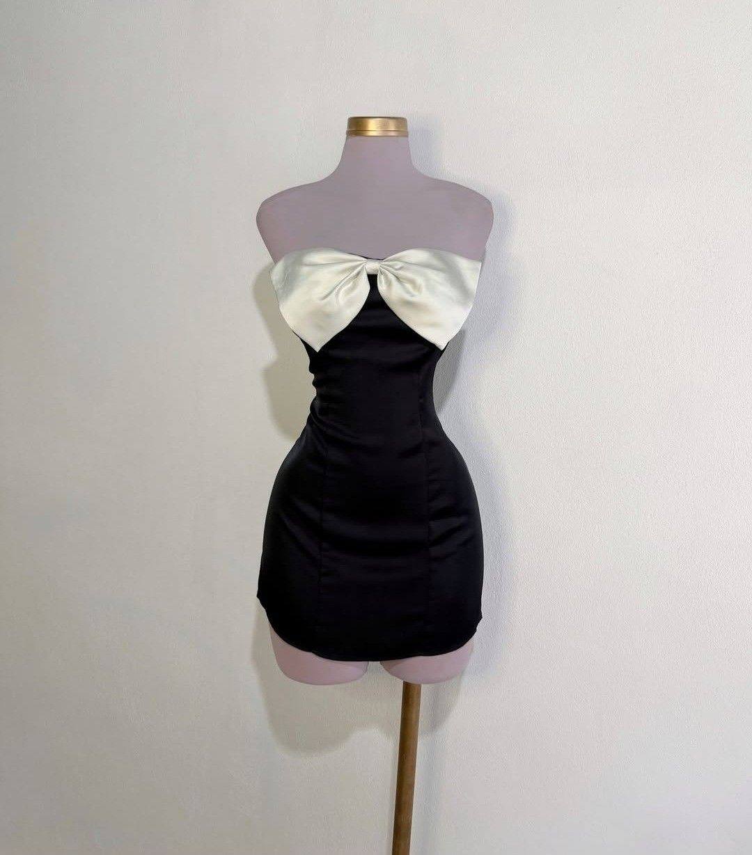 Cute Black Strapless Satin Bow Sheath Cocktail Dress 6th Grade Homecoming Dress Y9103