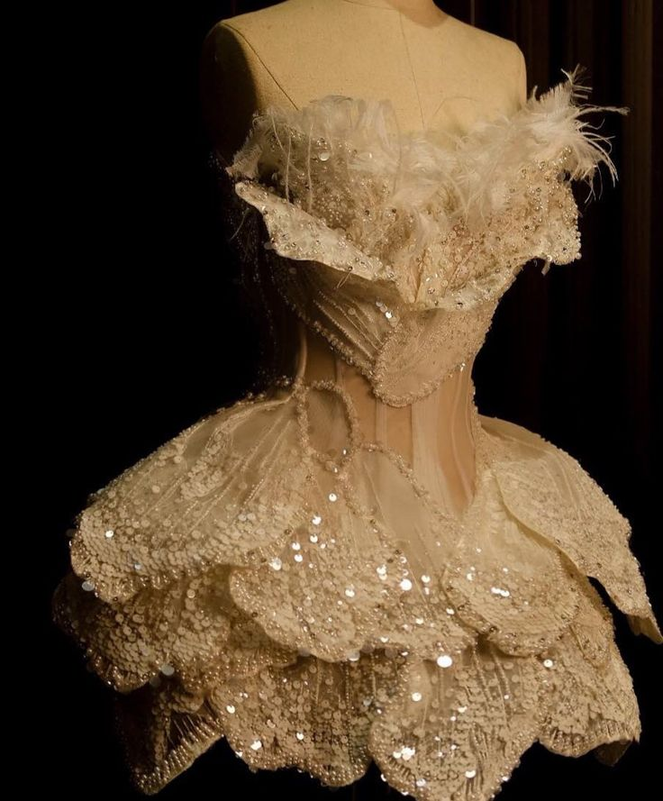 Gorgeous White Tulle Sequins Homecoming Dress Strapless A Line Cocktail Dress Y8852