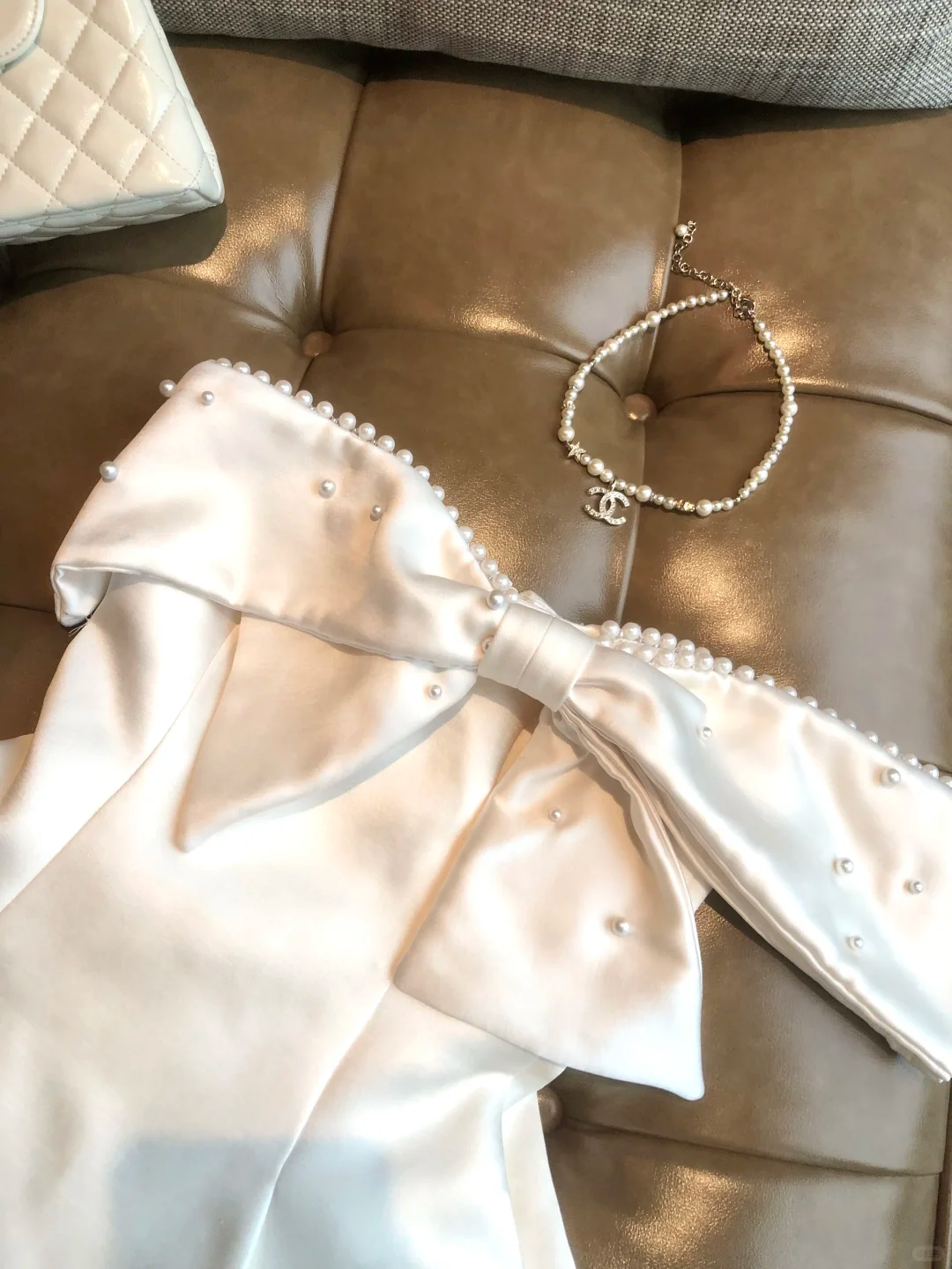 Pretty Bow Strapless Satin Pearls Beaded White Short A Line Graduation Homecoming Dress 15th Birthday Outfits Y9410