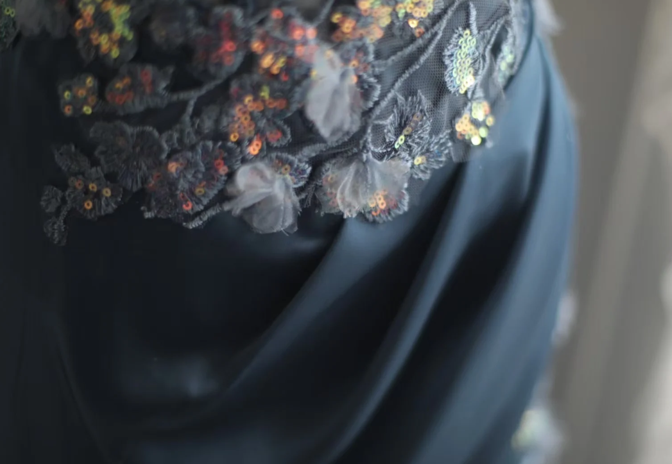 Elegant Blue Off The Shoulder Satin Sequin Appliques Mermaid Evening Dress Silt Long Wedding Guest Dress SP1211