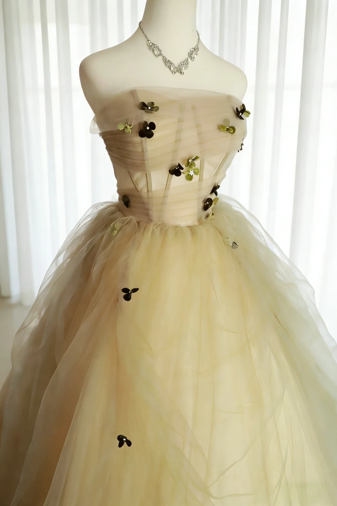 Elegant Strapless Tulle Appliques Princess Prom Dress Long Party Dresses SP2037