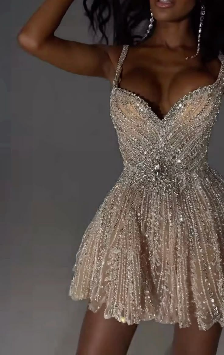 Gorgeous Champagne Tulle Beaded A-Line 16th Birthday Outfits Homecoming Dress Y9359