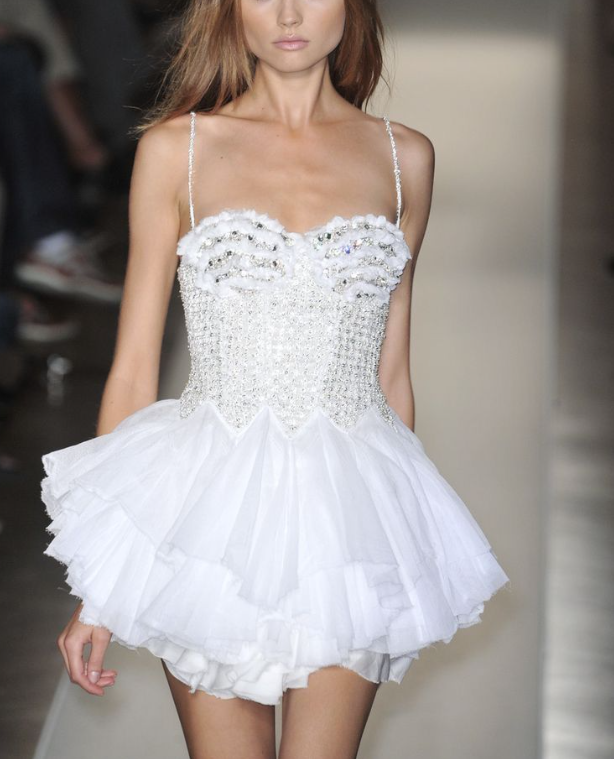 Charming Spaghetti Straps White Sweetheart Tulle Sequin Beaded A Line Short Graduation Homecoming Dress Cocktail Dress Y9297