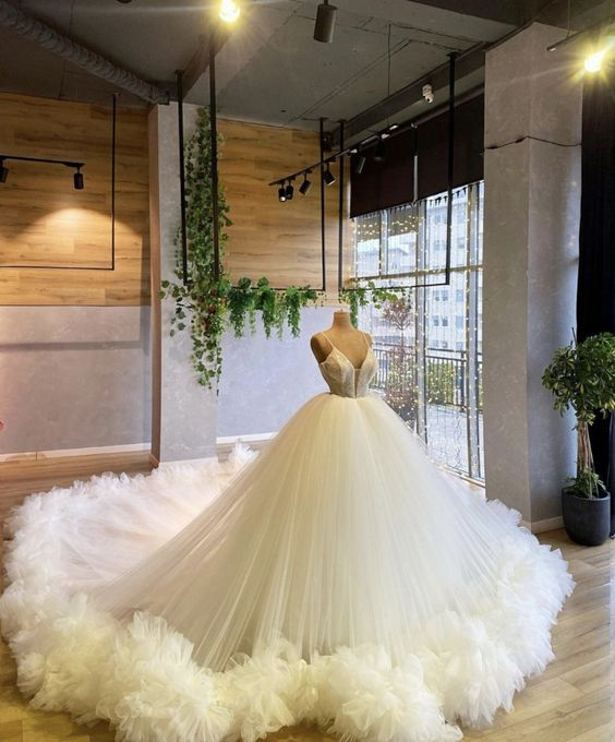 Charming A-line Tulle Ball Gown Puffy Dress Sweet 16 Dress Y6551