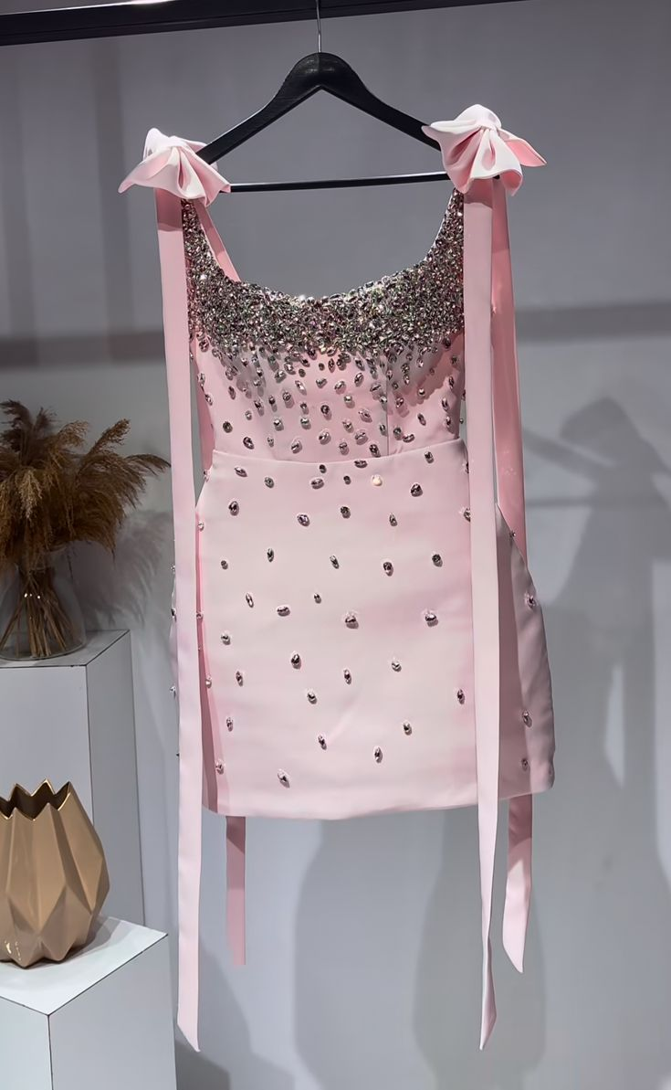 Elegant Pink Satin Beaded Short Birthday Outfits Spaghetti Straps Bow Homecoming Dress Y8939