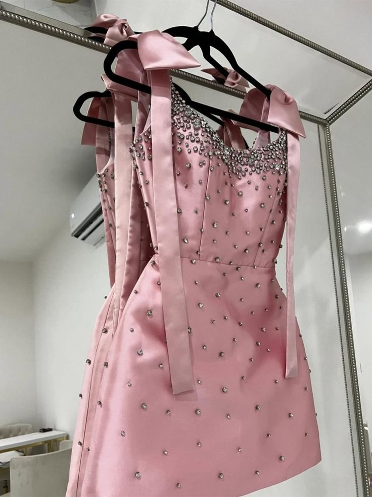 Elegant Pink Satin Beaded Short Birthday Outfits Spaghetti Straps Bow Homecoming Dress Y8939