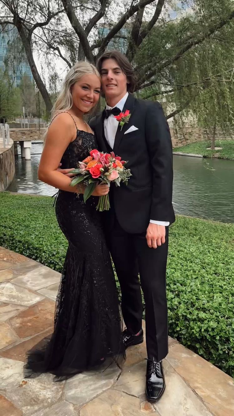 Prom couple black dress hotsell