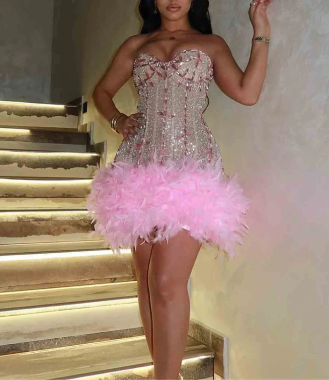 Gorgeous Pink Sweetheart Neck Beaded Feathers Sheath Cocktail Dress Formal 8th Graduation Homecoming Dress Y9446