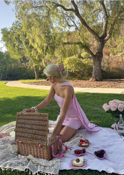 Elegant Pink Strapless Sheath Cocktail Dress Short Homecoming Dress With Scarf Y9566
