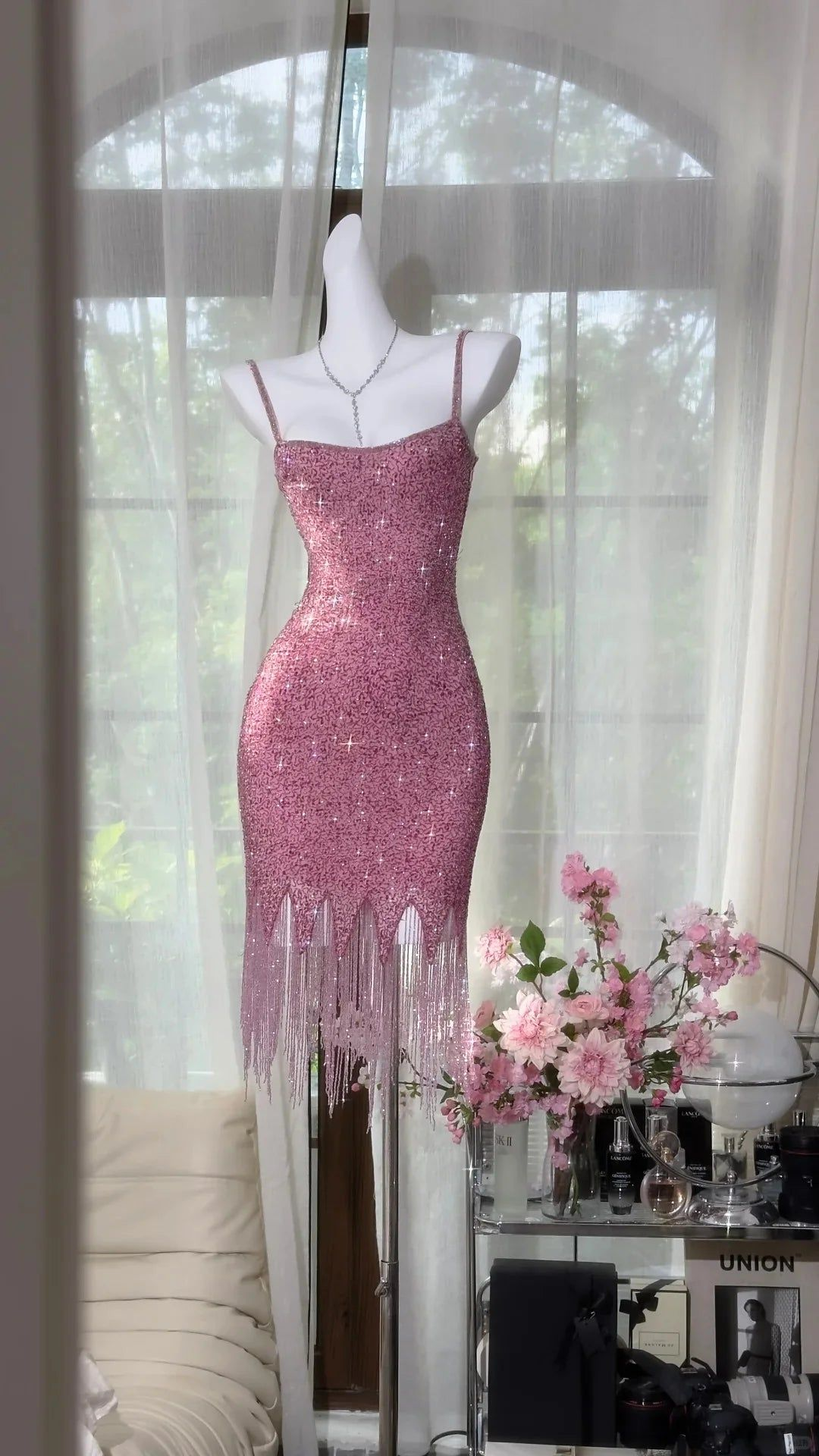 Sparkly Pink Spaghetti Straps Sheath Sequin Tassel Short Homecoming Dress 18th Birthday Outfits Y9075