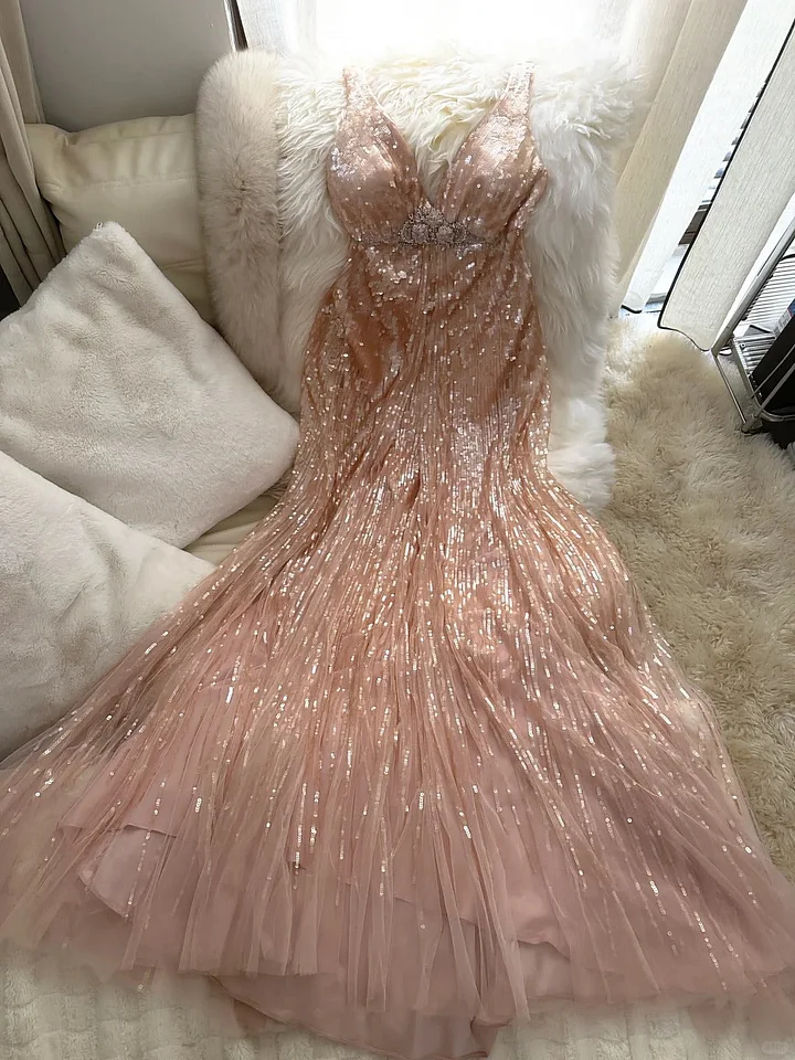 Sparkly Spaghetti Straps Pink V Neck Exquisite Beaded Sequin Long Evening Gown Party Dress Y9796