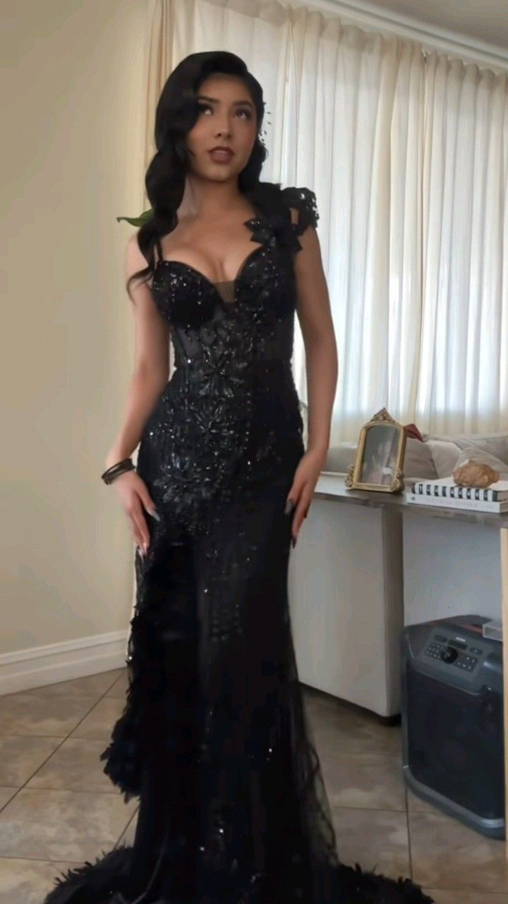 Gorgeous Tulle Sequin Feathers Mermaid Long Evening Dress Black Slit Birthday Prom Gowns SP1331