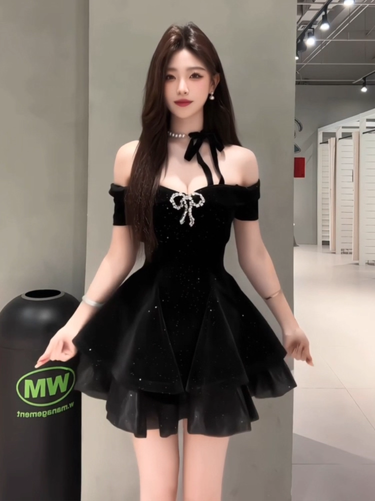 Vintage Black Off The Shoulder Velvet A Line Short Cocktail Dress Formal Homecoming Dress SP124