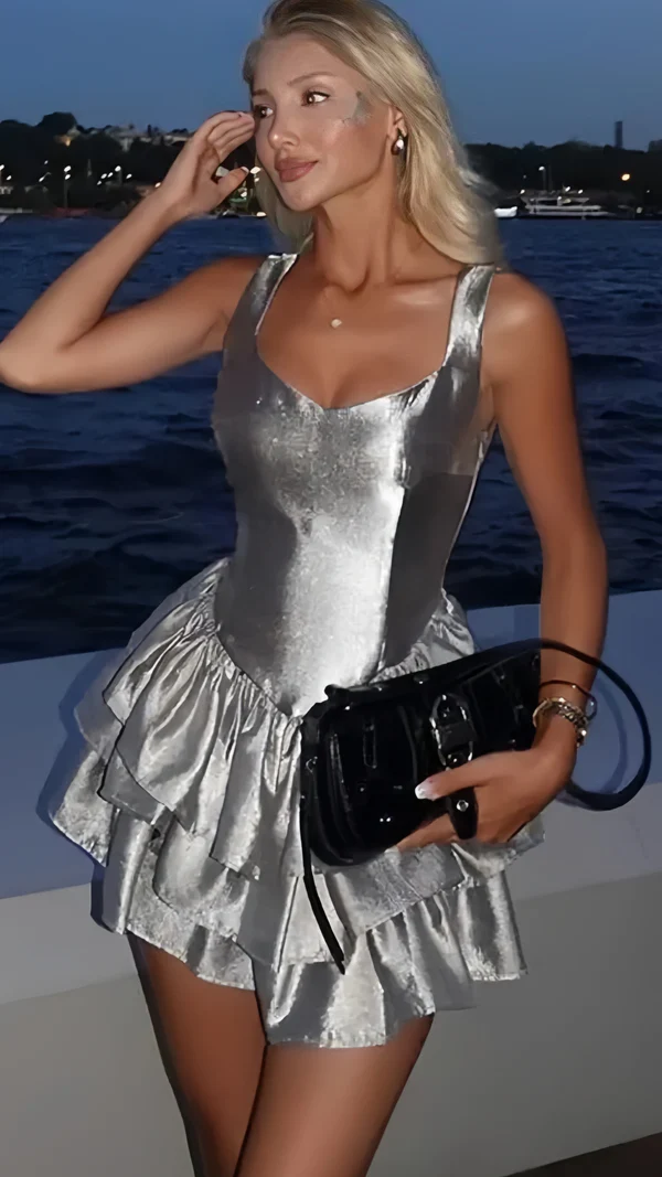 Fashion Silver Satin Layered A Line Short Graduation Homecoming Dress Birthday Dress Y9883