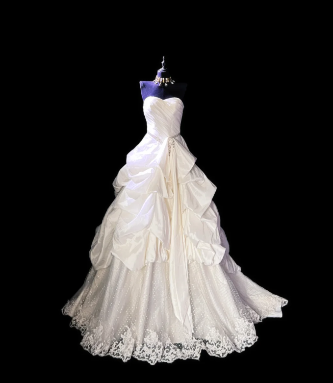 Pretty Sweetheart Neck White Satin Pleated Lace Long Bridal Dress Wedding Dress Y9850
