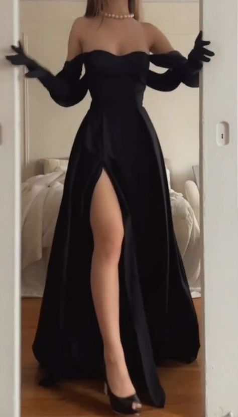Trendy 2025 evening dresses