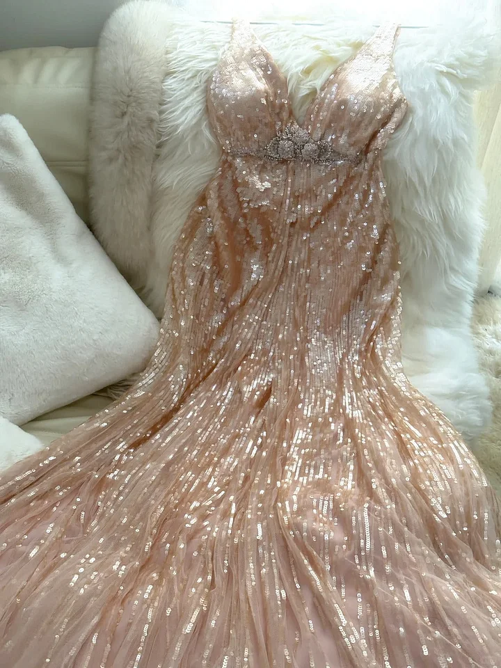 Sparkly Spaghetti Straps Pink V Neck Exquisite Beaded Sequin Long Evening Gown Party Dress Y9796