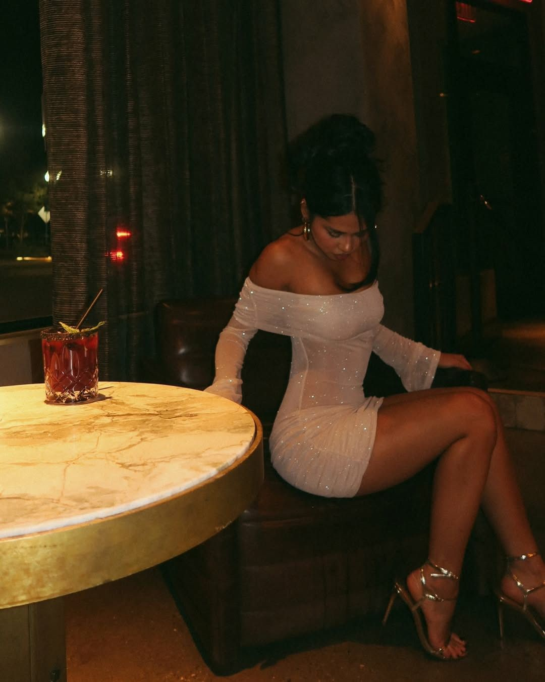 Elegant Chiffon Sequin White Off The Shoulder Short 16th Birthday Outfits Graduation Homecoming Dress Y9188