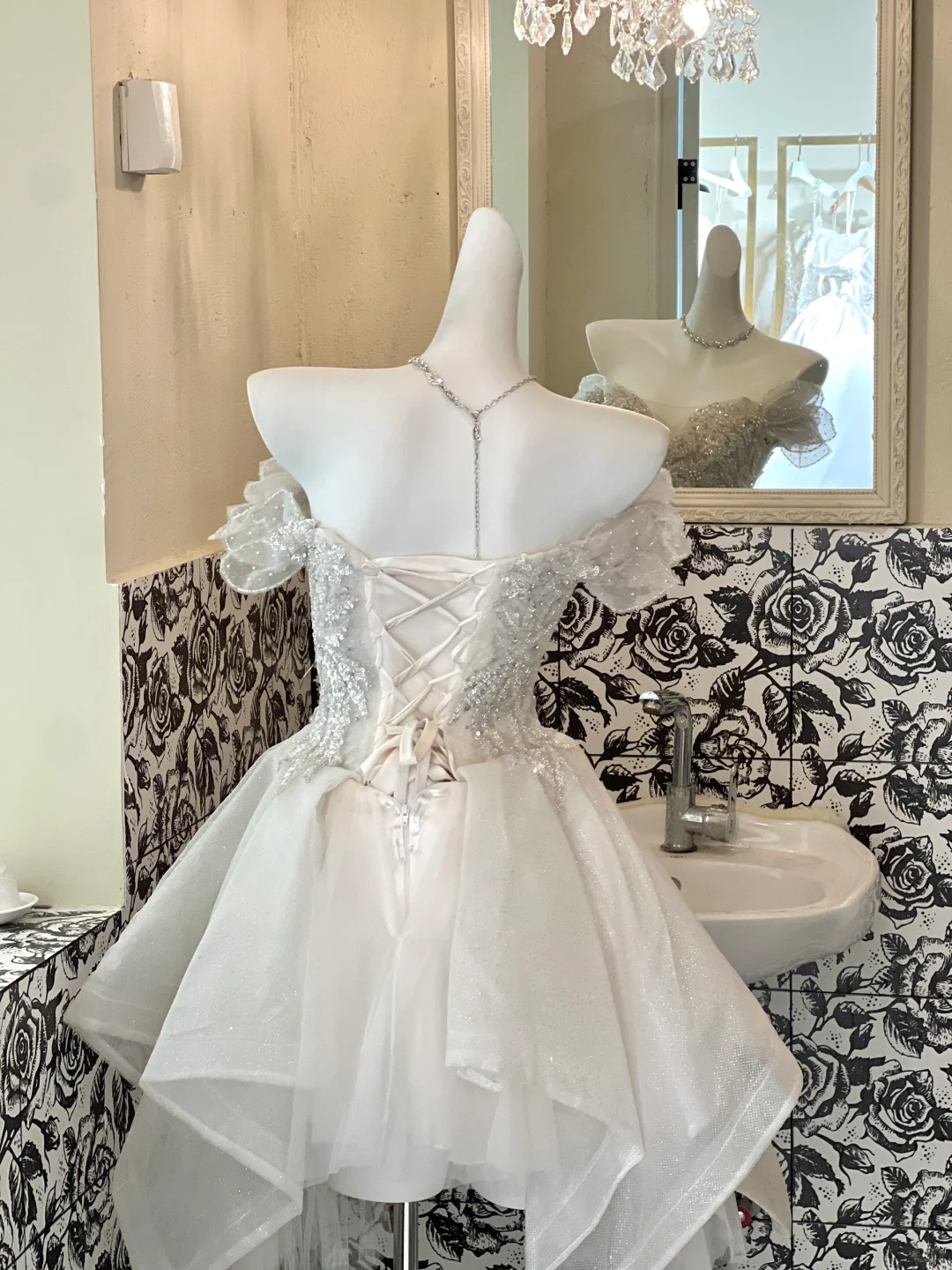 Classy Off The Shoulder White Organza Sequin A Line Short Homecoming Dress 18th Birthday Outfits Y9215