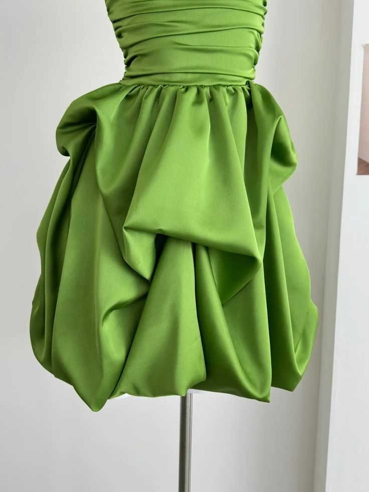 Sexy Green Strapless Satin Pleated A Line Graduation Homecoming Dress Short Cocktail Dress Y9195