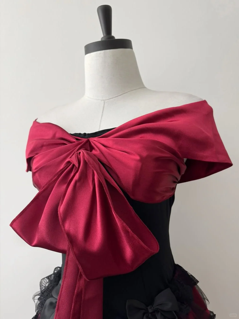 Vintage Off The Shoulder Satin Lace Layered A Line Birthday Outfits Short Homecoming Dress Y9219