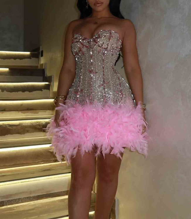 Gorgeous Pink Sweetheart Neck Beaded Feathers Sheath Cocktail Dress Formal 8th Graduation Homecoming Dress Y9446