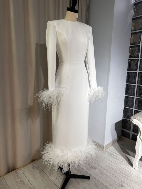 White Sheath Long Sleeves Prom Dress With Hem Feathers Y6879
