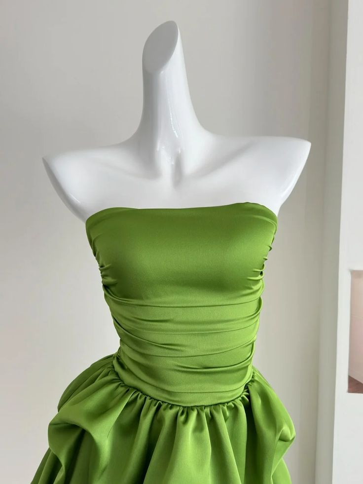 Sexy Green Strapless Satin Pleated A Line Graduation Homecoming Dress Short Cocktail Dress Y9195