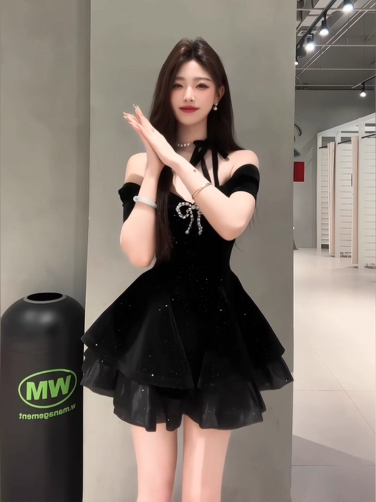 Vintage Black Off The Shoulder Velvet A Line Short Cocktail Dress Formal Homecoming Dress SP124