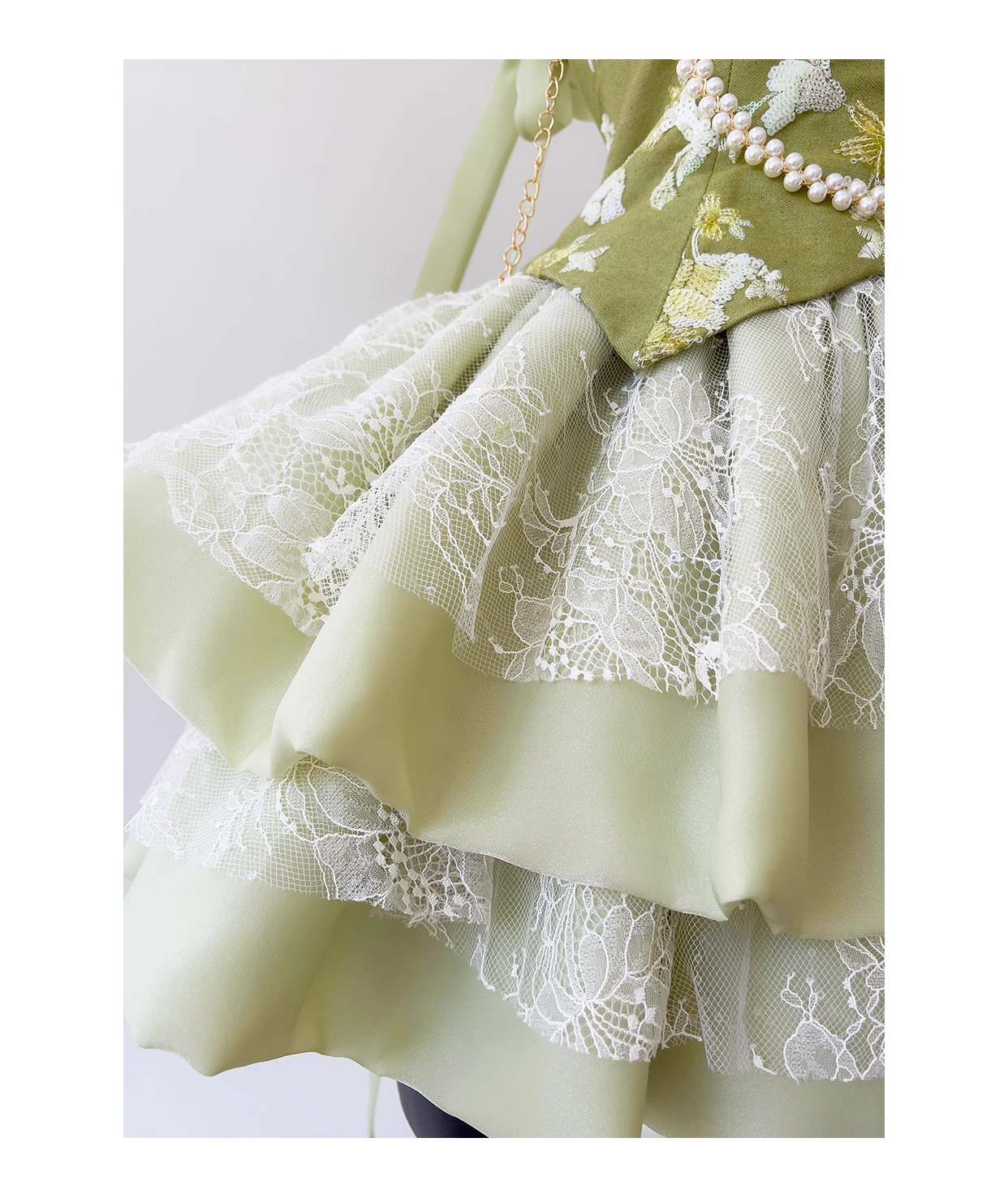 Cute Green Satin Lace Birthday Outfits Short Homecoming Dress Y9028