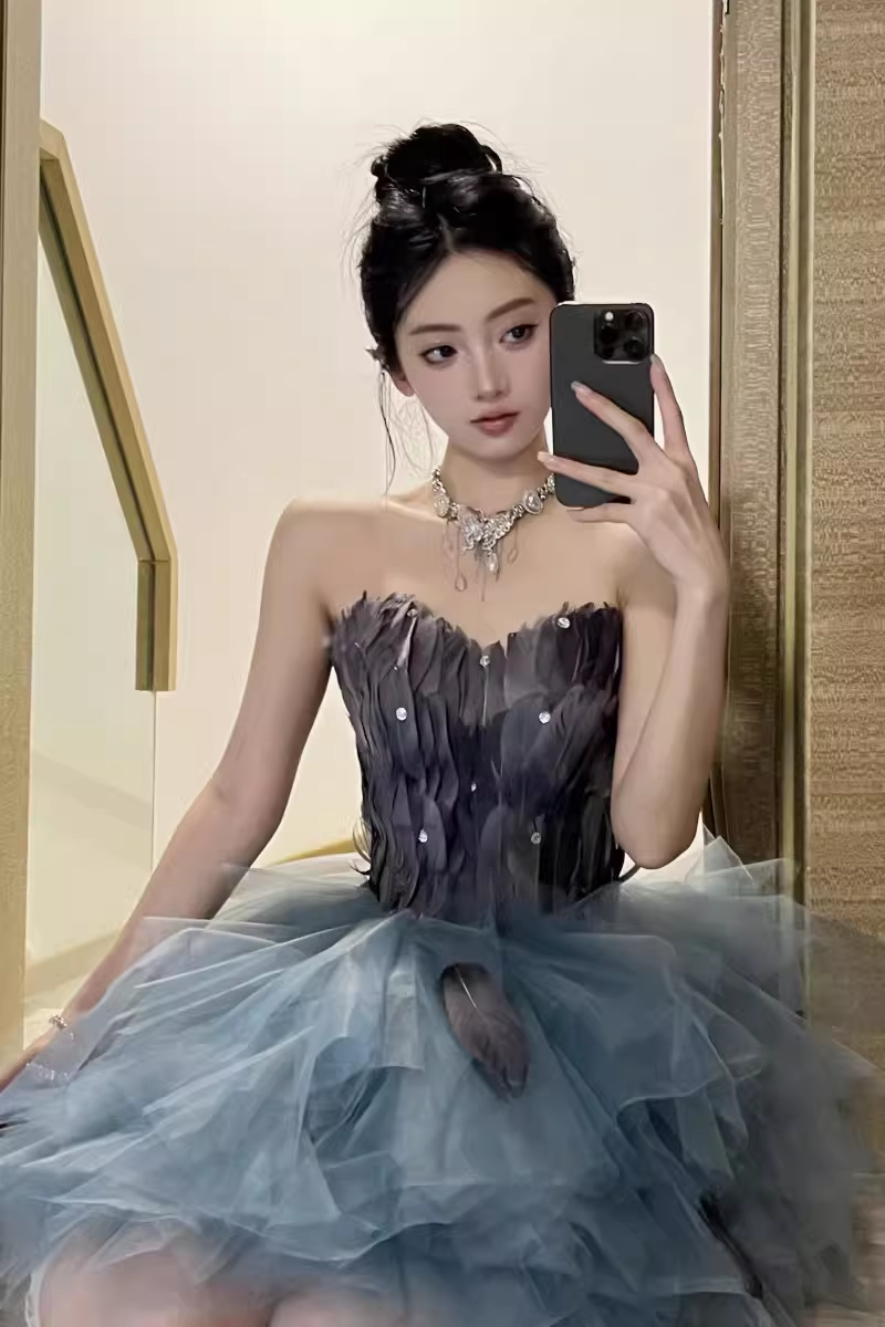 Vintage Strapless Blue Tulle Feathers A Line Short 20th Birthday Outfits Formal Homecoming Dress Y9561