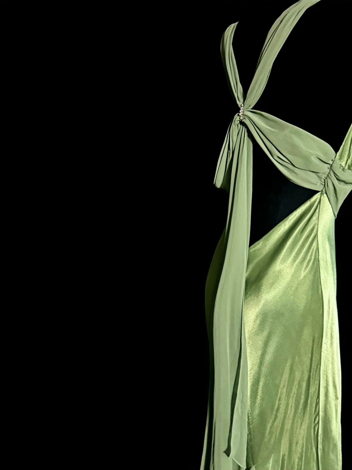 Gorgeous Temperament Green Prom Dress Satin V-Neck Backless Pleated Evening Dress Y8767