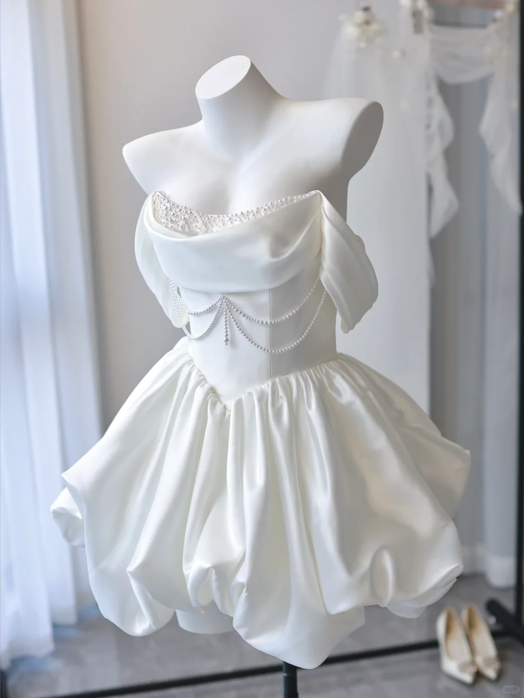 Classy Off The Shoulder White Satin Beaded A Line Short Homecoming Dress Formal Birthday Outfits Y9292