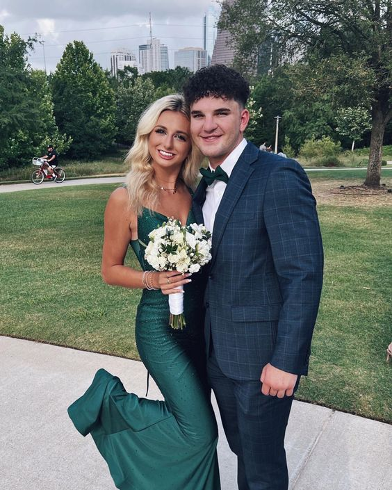 Green V Neck Mermaid Prom Dress,Charming Green Mermaid Prom Gown Y6117