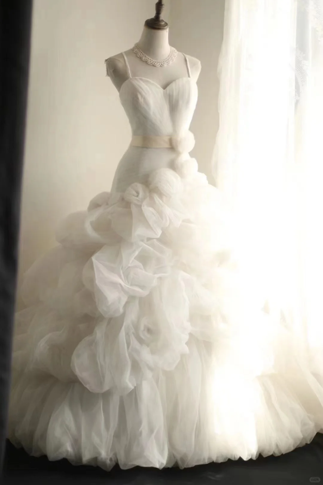 Gorgeous White Spaghetti Straps Tulle Pleated A Line Formal Long Wedding Dress Y9034