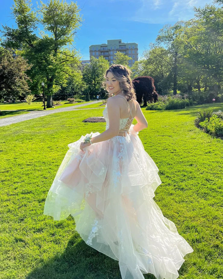 Cute A Line V Neck Light Pink Tulle Prom Dresses with Appliques Y1474