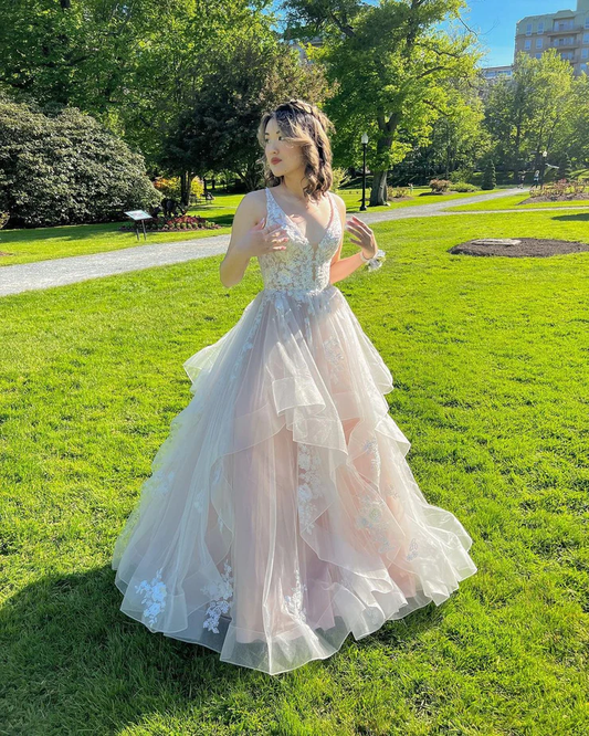 Cute A Line V Neck Light Pink Tulle Prom Dresses with Appliques Y1474
