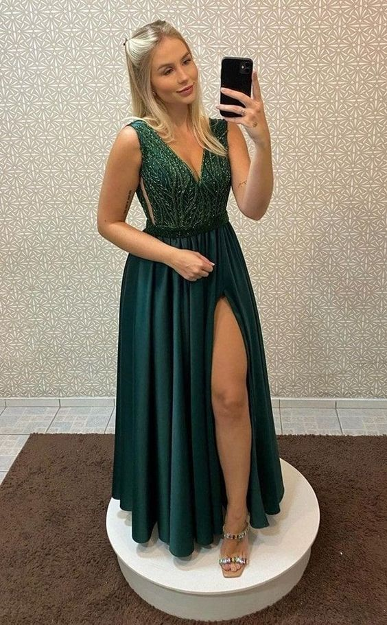 Green V-Neck A-Line Prom Dress With Slit Y6434