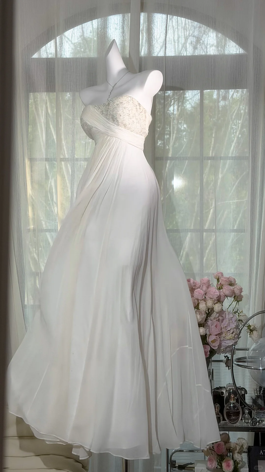 Pretty Strapless White Chiffon A Line Long Wedding Guest Dress Formal Evening Gowns SP2180