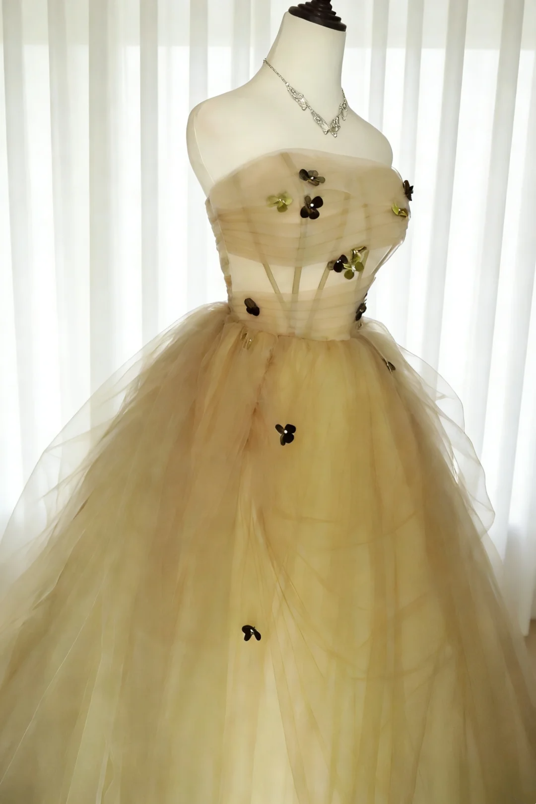 Elegant Strapless Tulle Appliques Princess Prom Dress Long Party Dresses SP2037