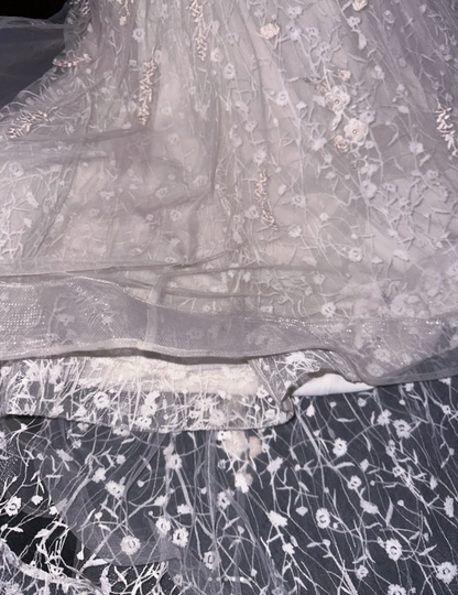 Pretty White Sleeveless Tulle Lace Appliques Mermaid Long Wedding Dress Bridal Dress SP754